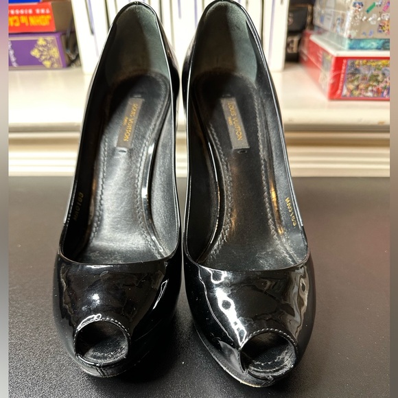Louis Vuitton Oh Really Peek-A-Boo pumps. Size 6.5 Black patent. Fantastic! - Picture 9 of 11
